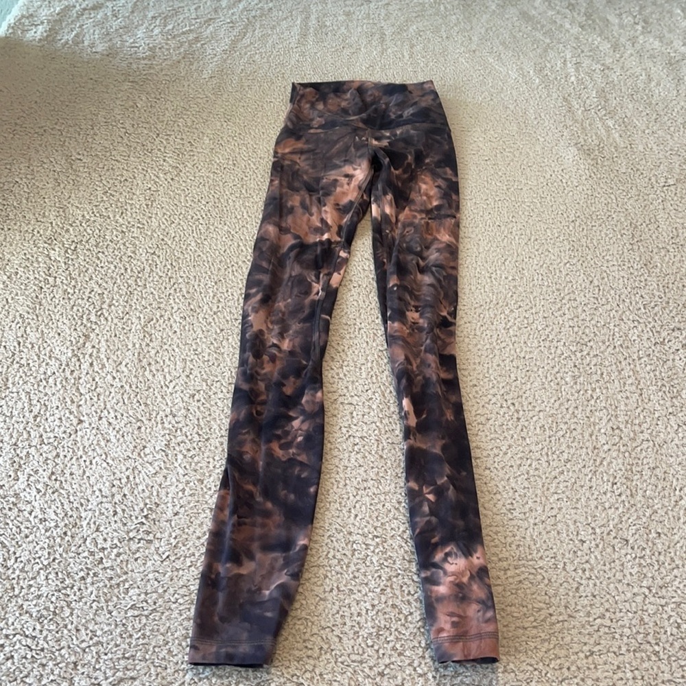 Lululemon Align Pant 28"
Diamond Dye Graphite Grey Pink Pastel size 0
